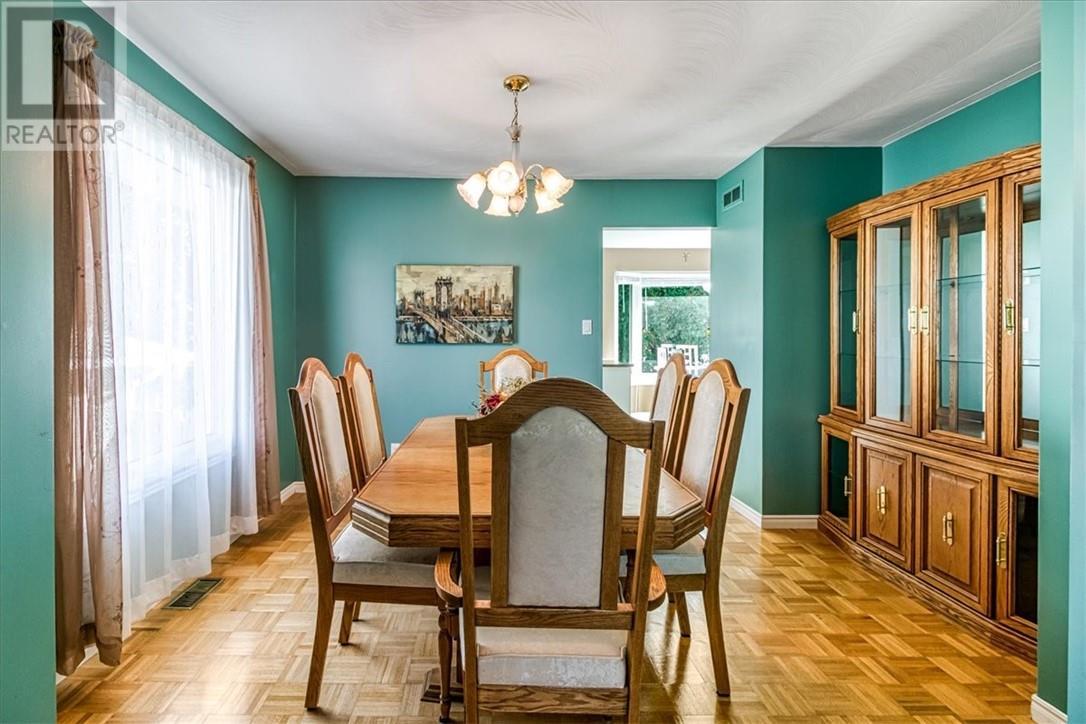 92 Ravina Avenue, Garson, ON - Indoor Photo Showing Dining Room