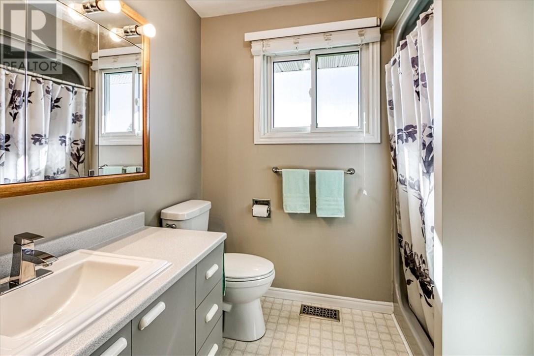 92 Ravina Avenue, Garson, ON - Indoor Photo Showing Bathroom