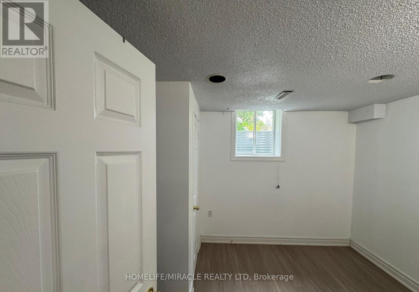53 Parkside Drive, Brampton, ON - Indoor Photo Showing Other Room