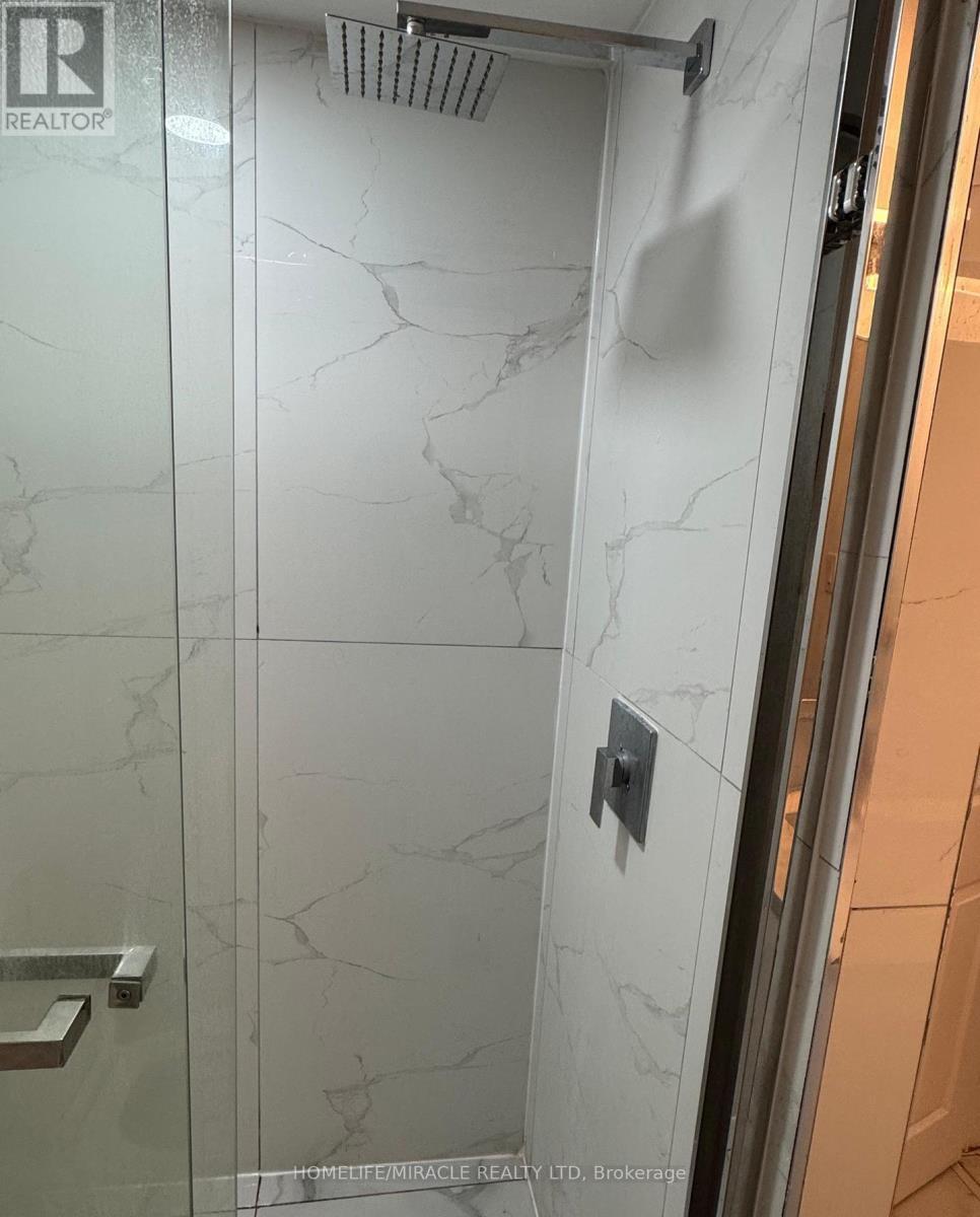 53 Parkside Drive, Brampton, ON - Indoor Photo Showing Bathroom