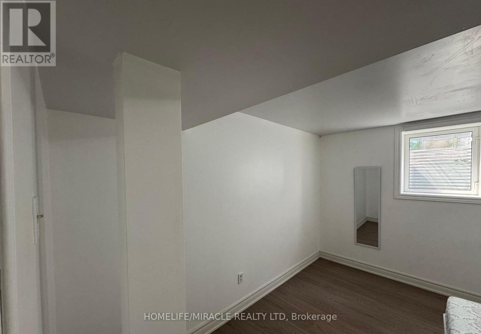 53 Parkside Drive, Brampton, ON - Indoor Photo Showing Other Room