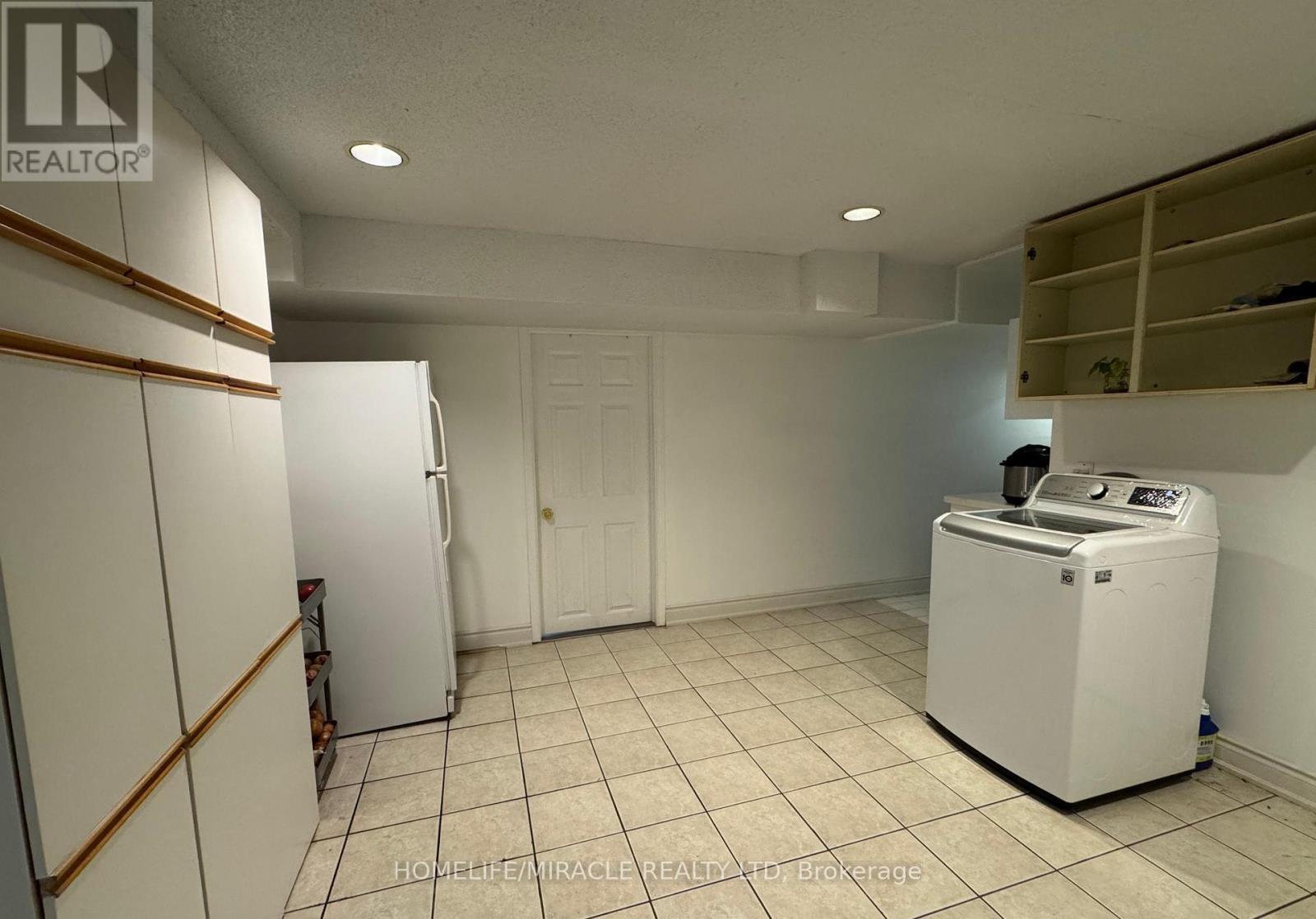 53 Parkside Drive, Brampton, ON - Indoor Photo Showing Laundry Room