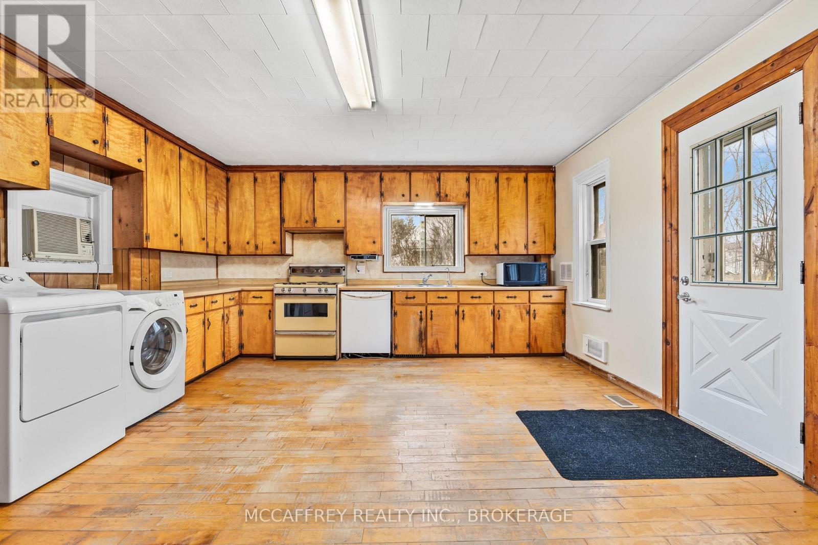 338 Burridge Road E, Frontenac (Frontenac South), ON - Indoor Photo Showing Laundry Room