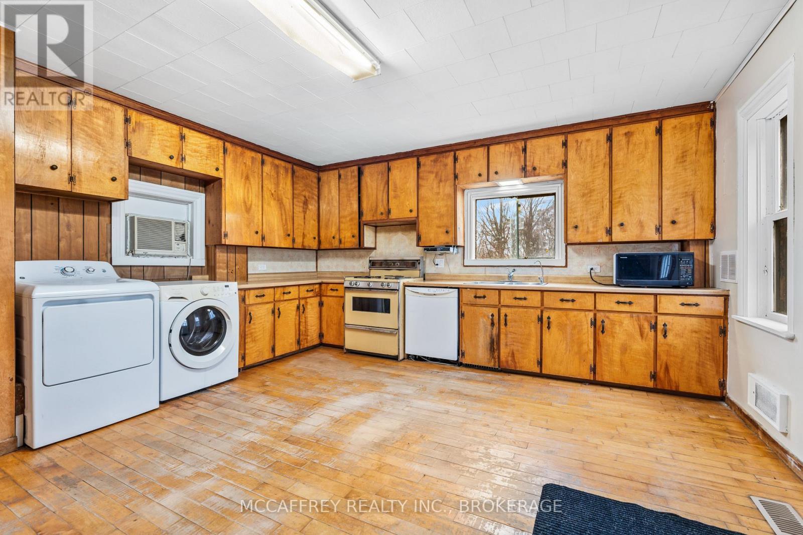 338 Burridge Road E, Frontenac (Frontenac South), ON - Indoor Photo Showing Laundry Room