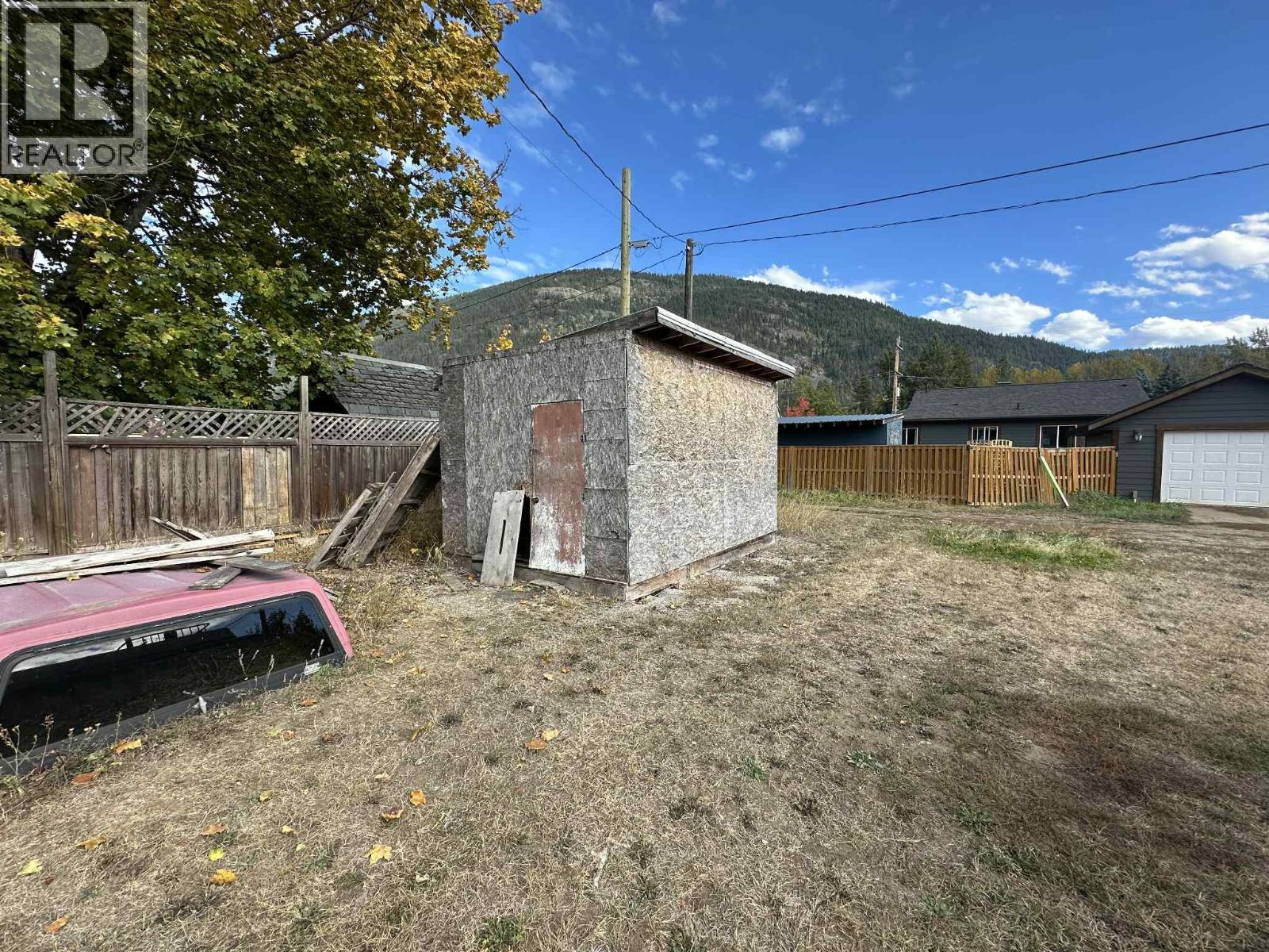 515 Sayward Avenue, Salmo, BC - Outdoor