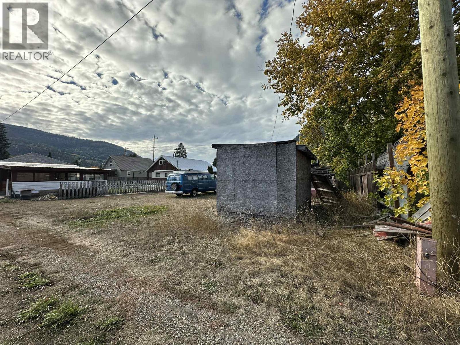 515 Sayward Avenue, Salmo, BC - Outdoor