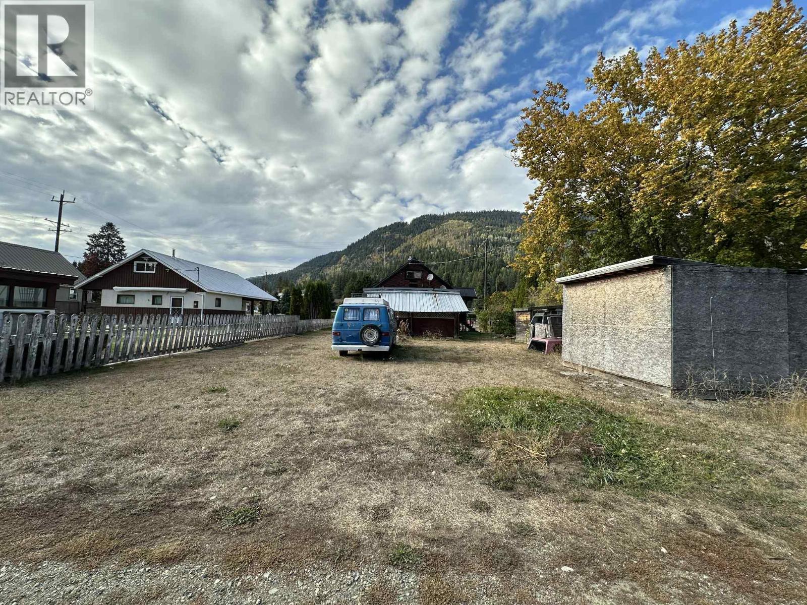 515 Sayward Avenue, Salmo, BC - Outdoor