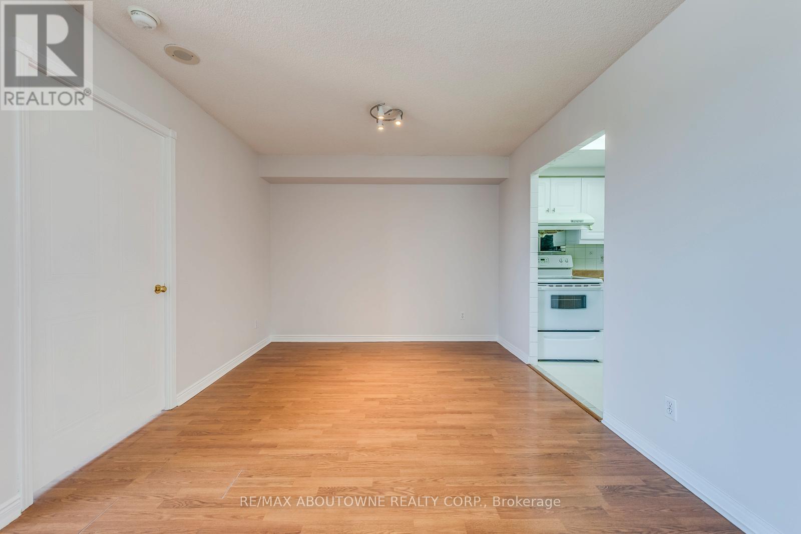 1415 - 135 Hillcrest Avenue, Mississauga, ON - Indoor Photo Showing Other Room