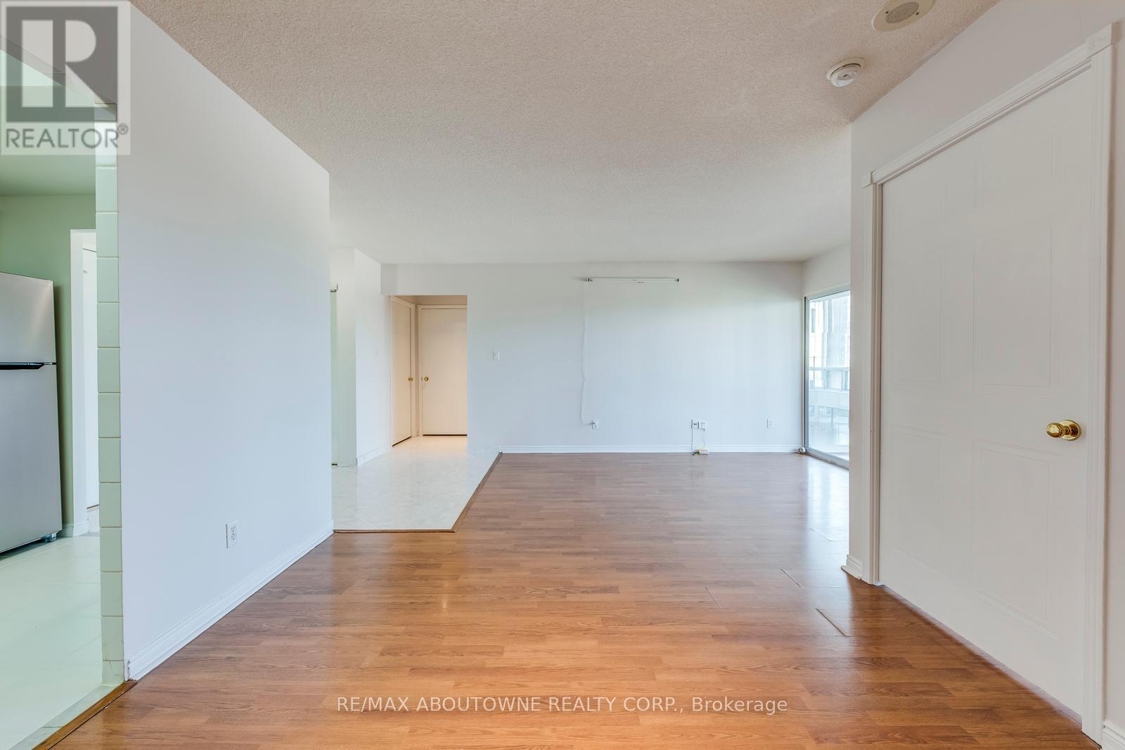 1415 - 135 Hillcrest Avenue, Mississauga, ON - Indoor Photo Showing Other Room