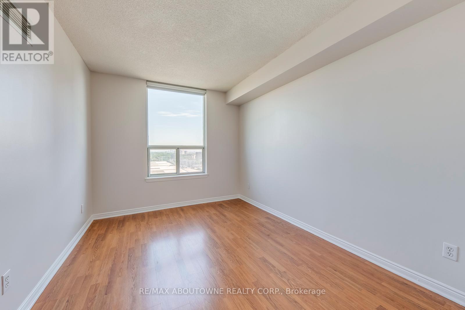 1415 - 135 Hillcrest Avenue, Mississauga, ON - Indoor Photo Showing Other Room