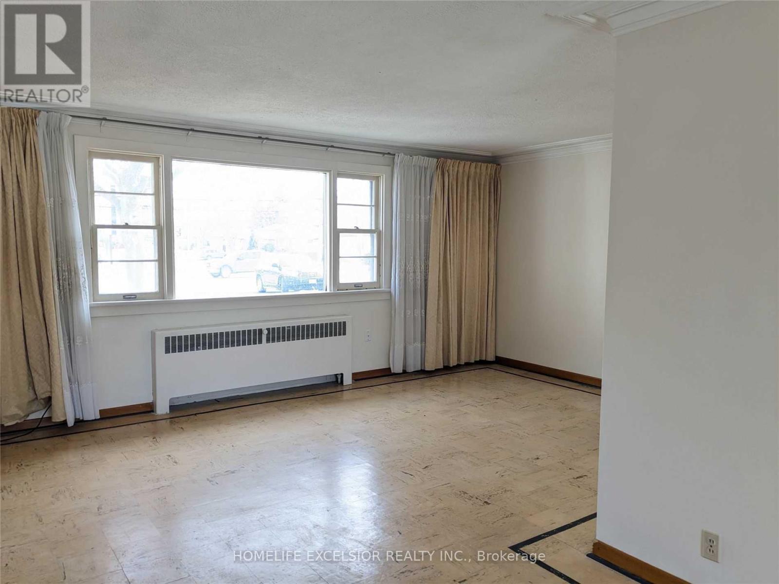 1482 Simcoe Street N, Oshawa, ON