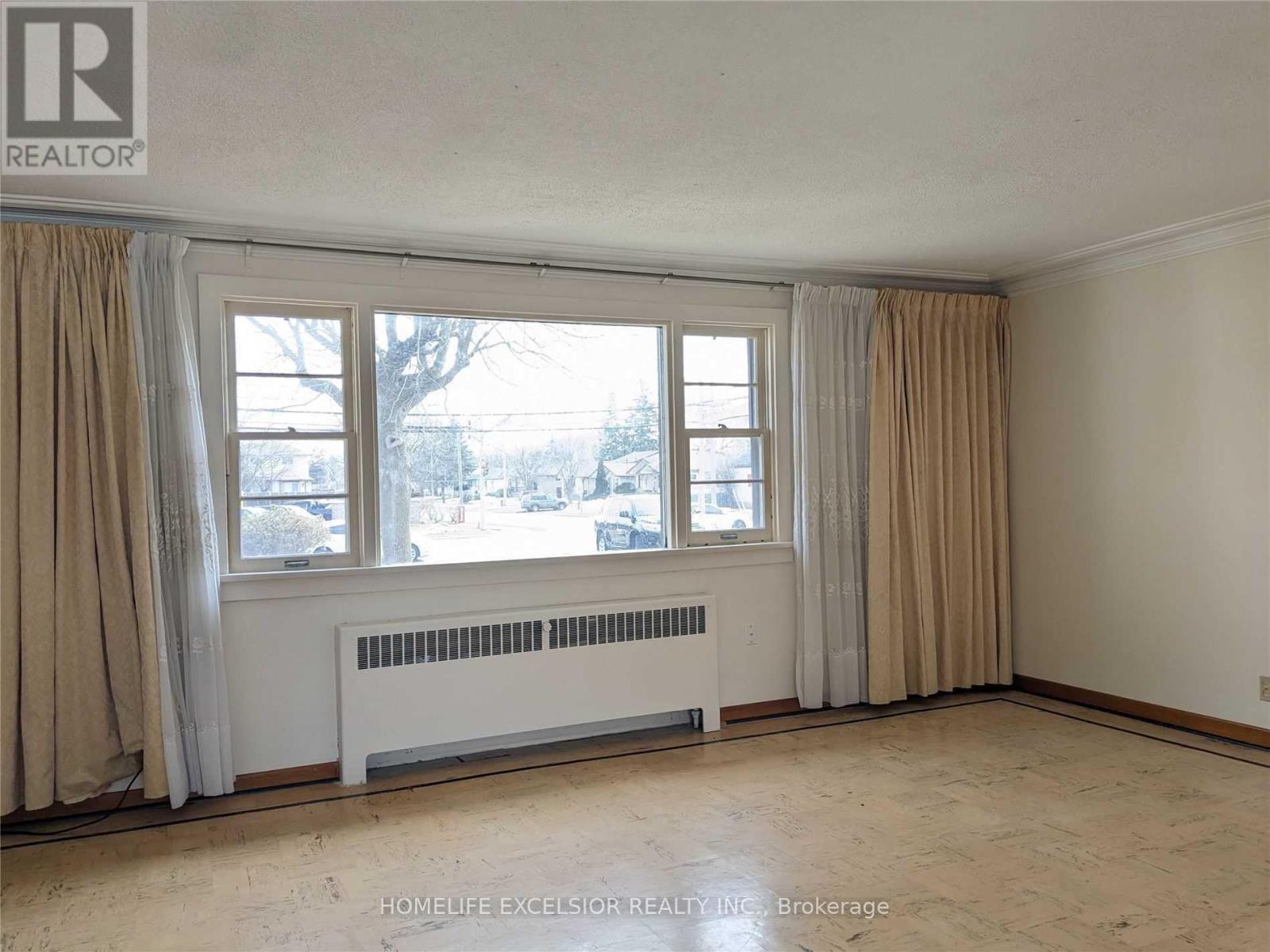 1482 Simcoe Street N, Oshawa, ON