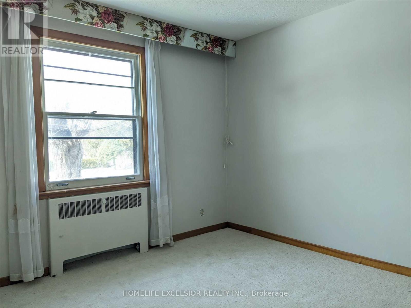 1482 Simcoe Street N, Oshawa, ON