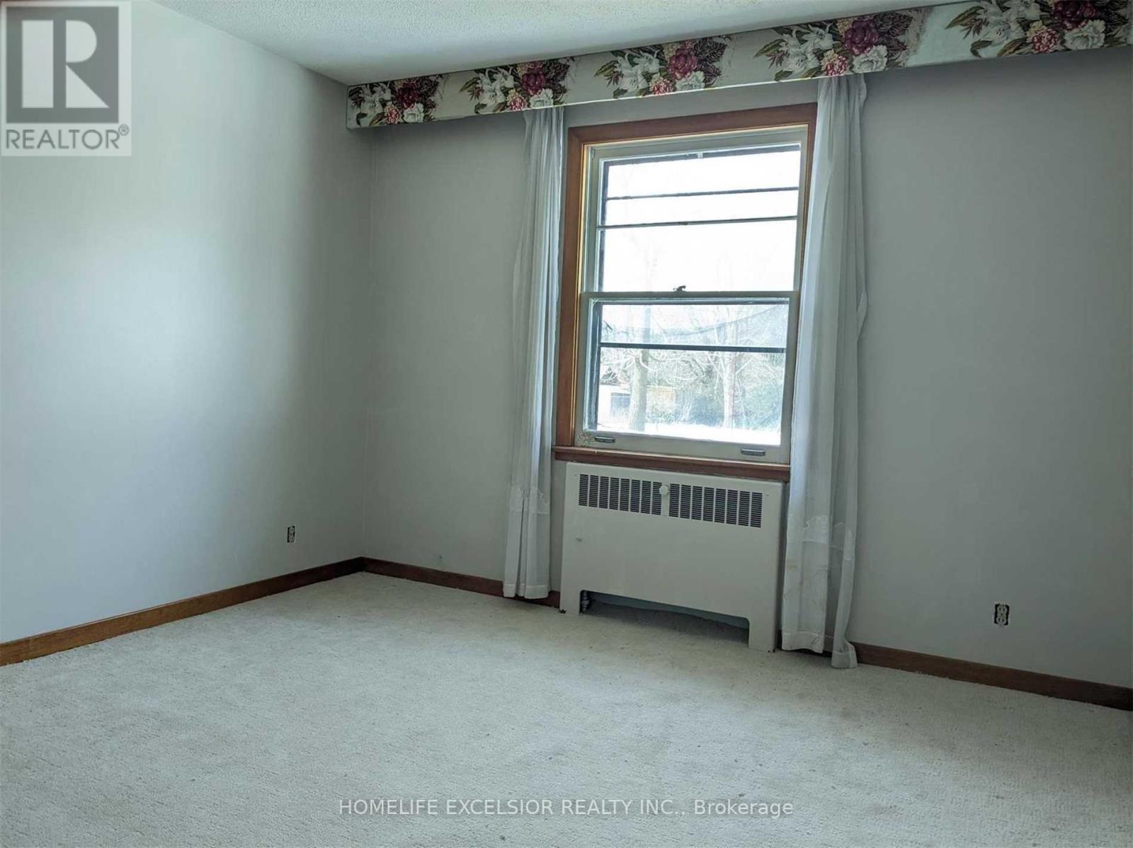 1482 Simcoe Street N, Oshawa, ON