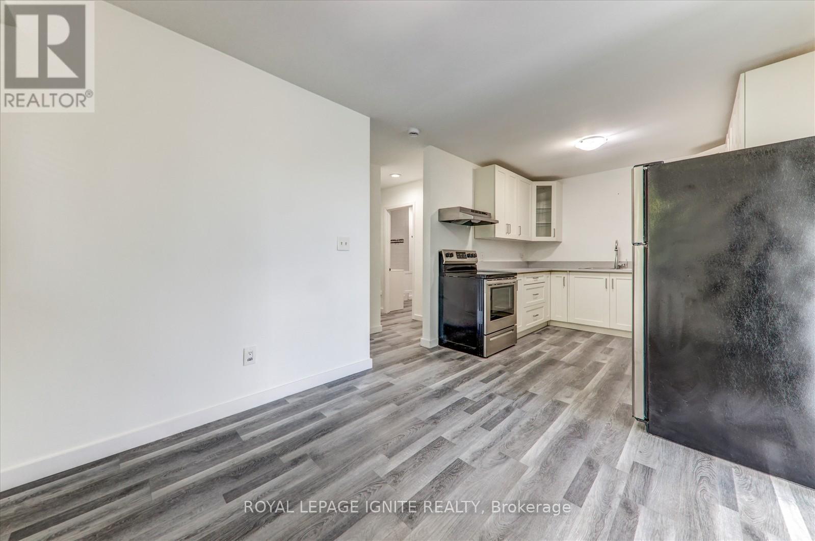 3 Bed Suite - 70 Port Darlington Road, Clarington, ON - Indoor Photo Showing Kitchen
