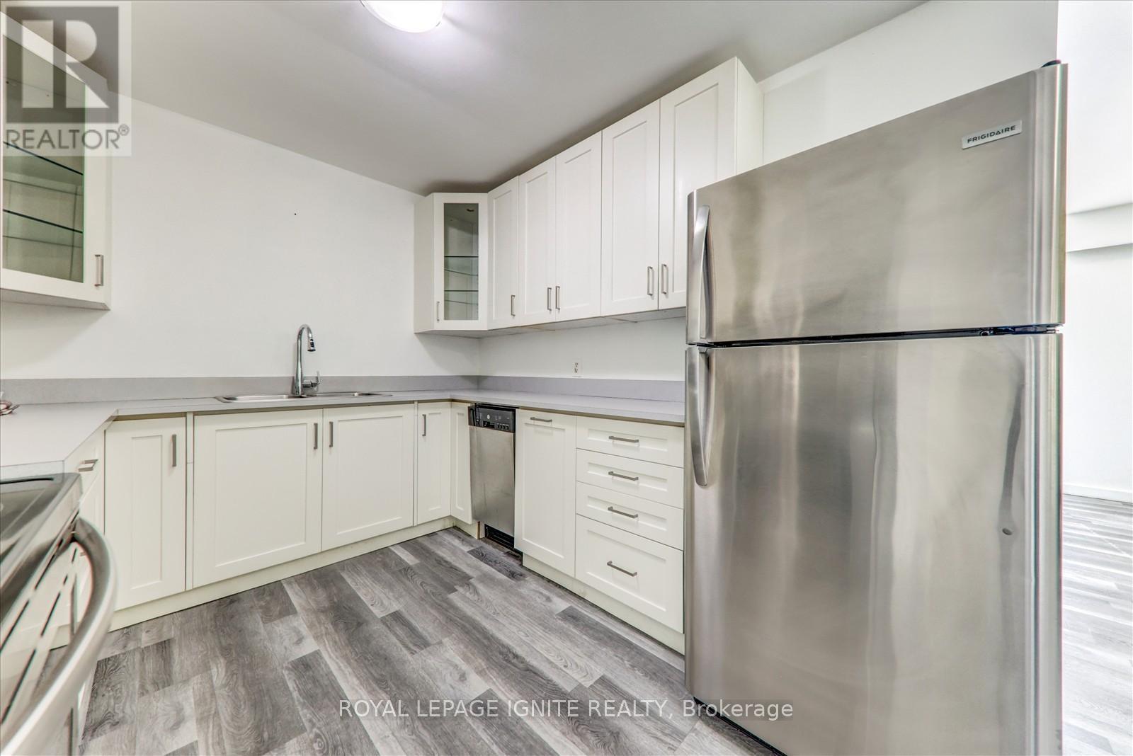 3 Bed Suite - 70 Port Darlington Road, Clarington, ON - Indoor Photo Showing Kitchen