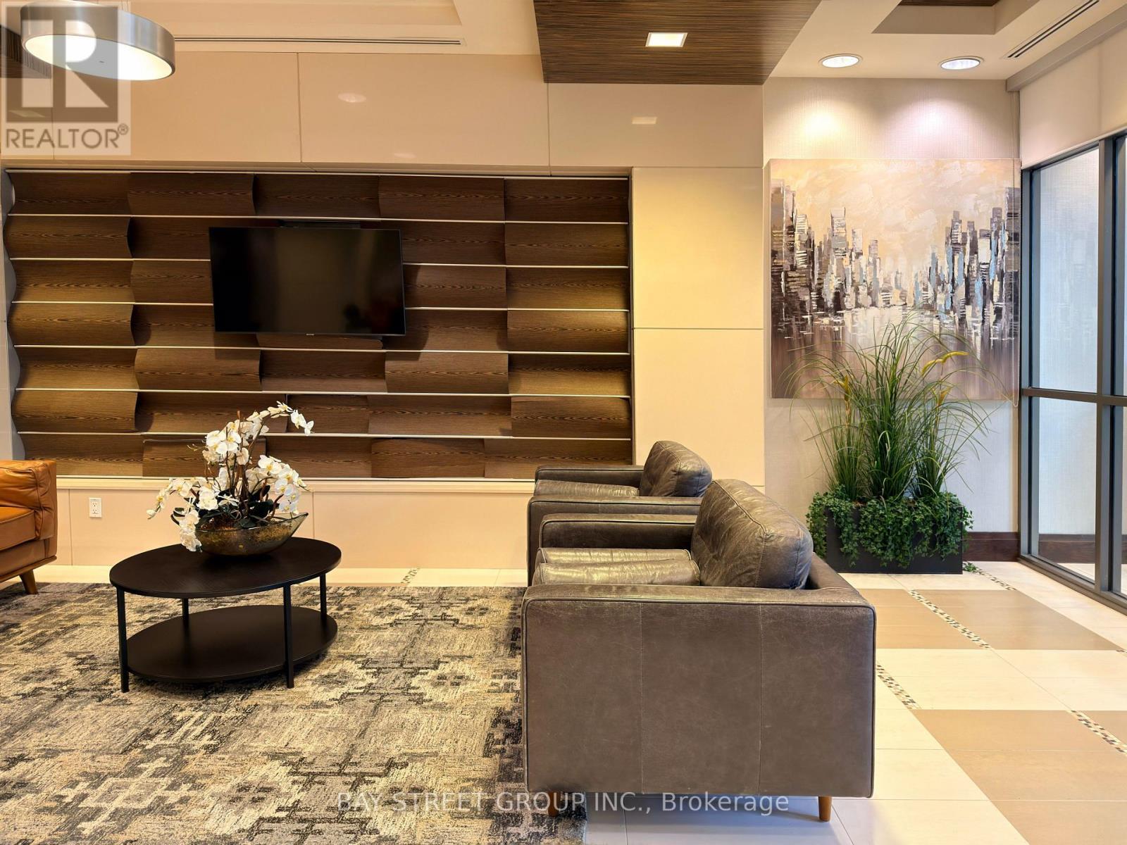 Ph06 - 339 Rathburn Road W, Mississauga, ON - Indoor Photo Showing Other Room