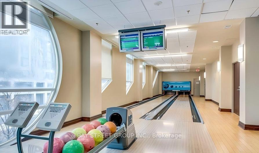 Ph06 - 339 Rathburn Road W, Mississauga, ON - Indoor Photo Showing Other Room