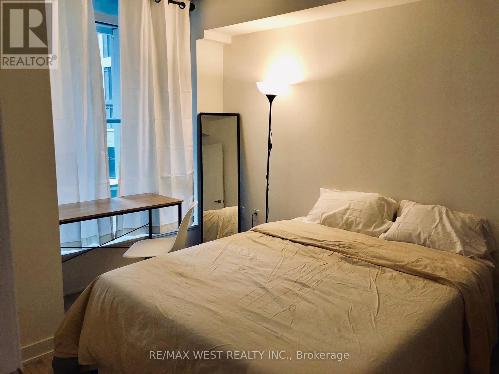 313 - 576 Front Street W, Toronto, ON