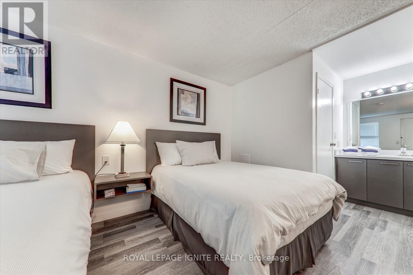 212 - 70 Port Darlington Road, Clarington, ON - Indoor Photo Showing Bedroom