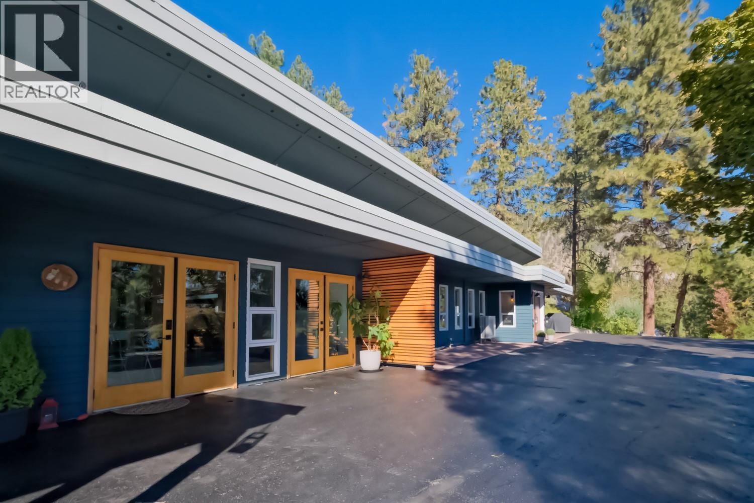 5290 Trepanier Bench Road, Peachland, BC - Outdoor