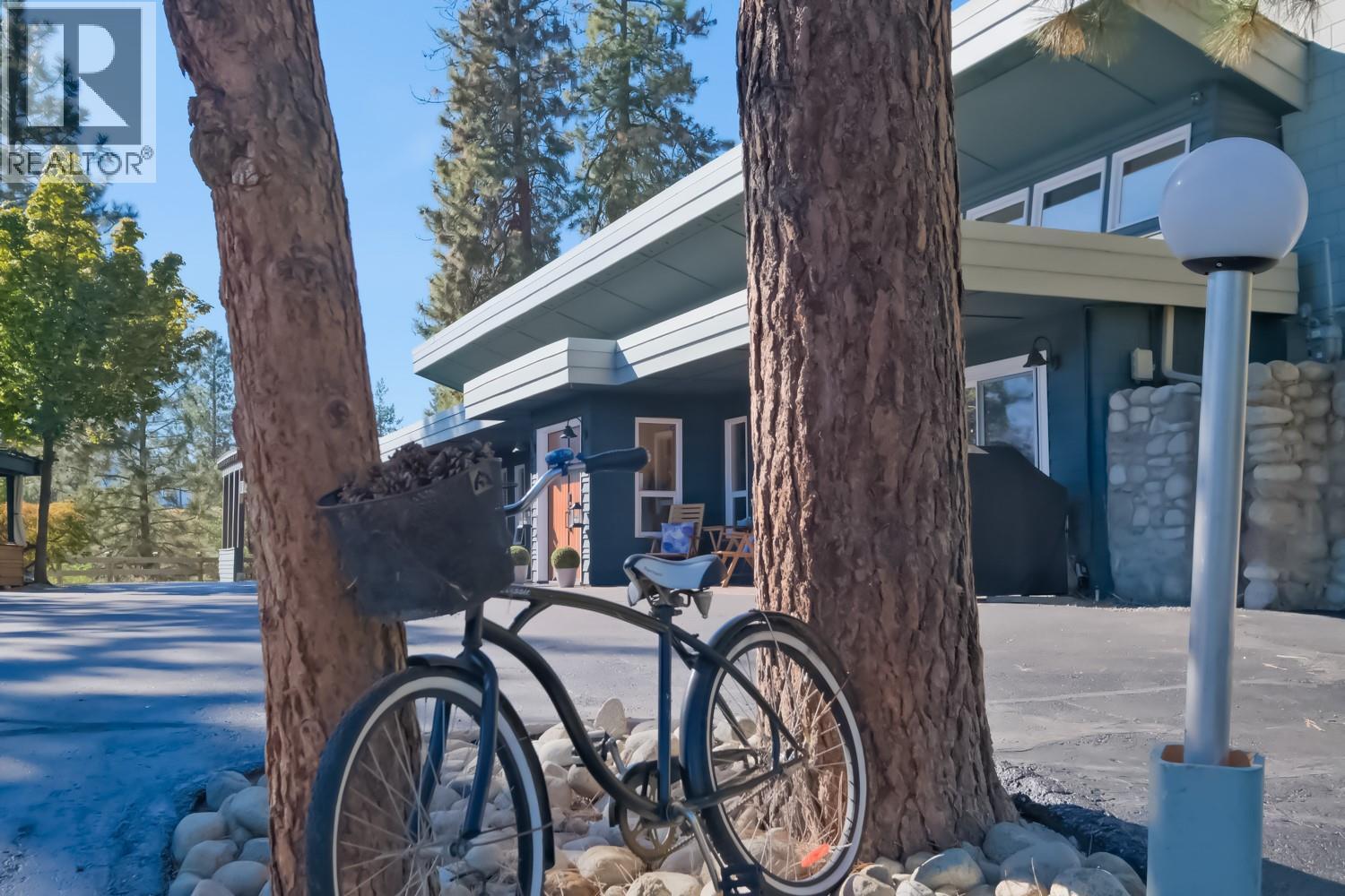 5290 Trepanier Bench Road, Peachland, BC - Outdoor