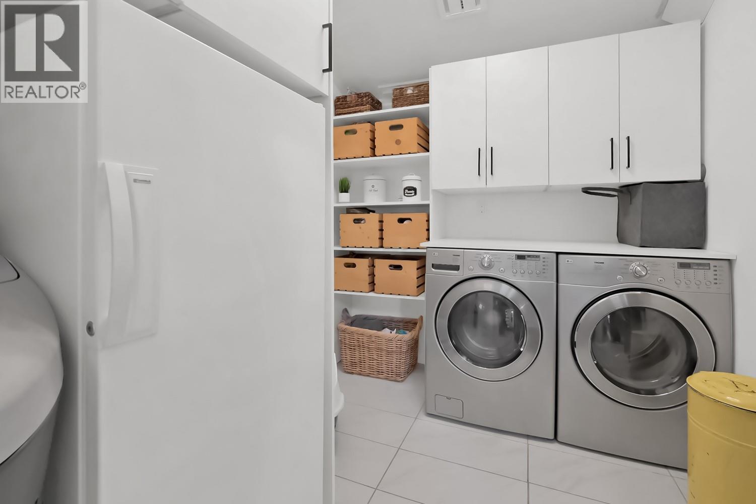 5290 Trepanier Bench Road, Peachland, BC - Indoor Photo Showing Laundry Room