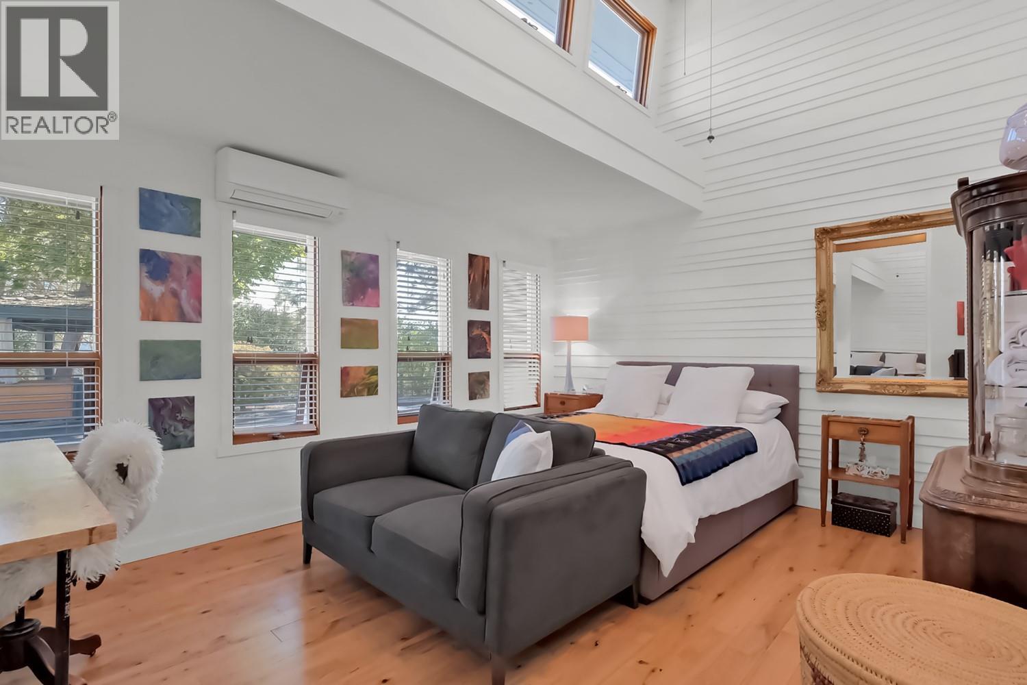 5290 Trepanier Bench Road, Peachland, BC - Indoor