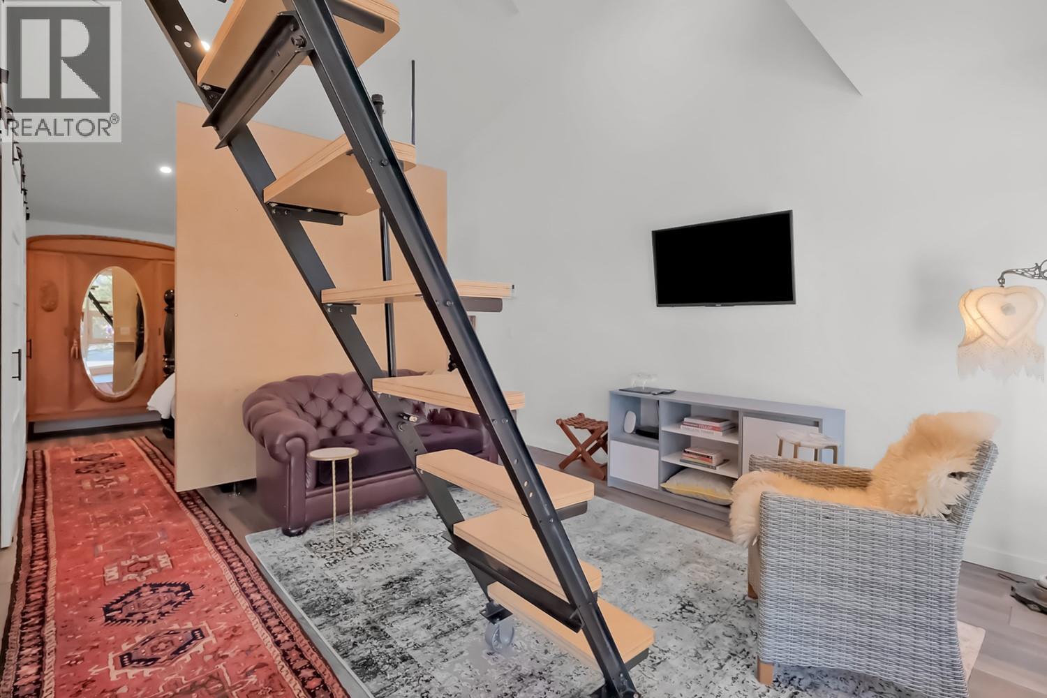 5290 Trepanier Bench Road, Peachland, BC - Indoor