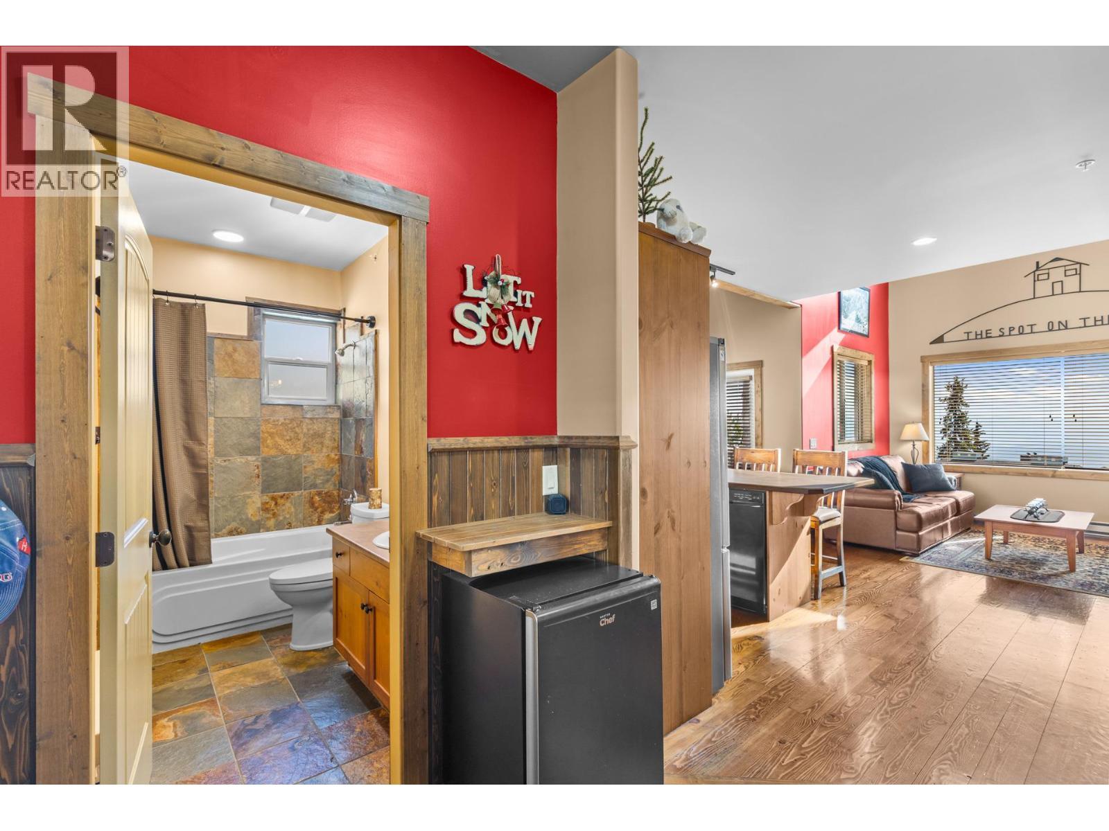 Main entertaining level - 50 Forest Lane Unit# A Lot# 22, Big White, BC - Indoor Photo Showing Other Room