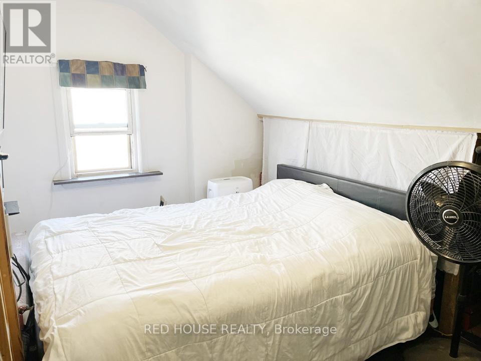 40 North Woodrow Boulevard, Toronto, ON - Indoor Photo Showing Bedroom