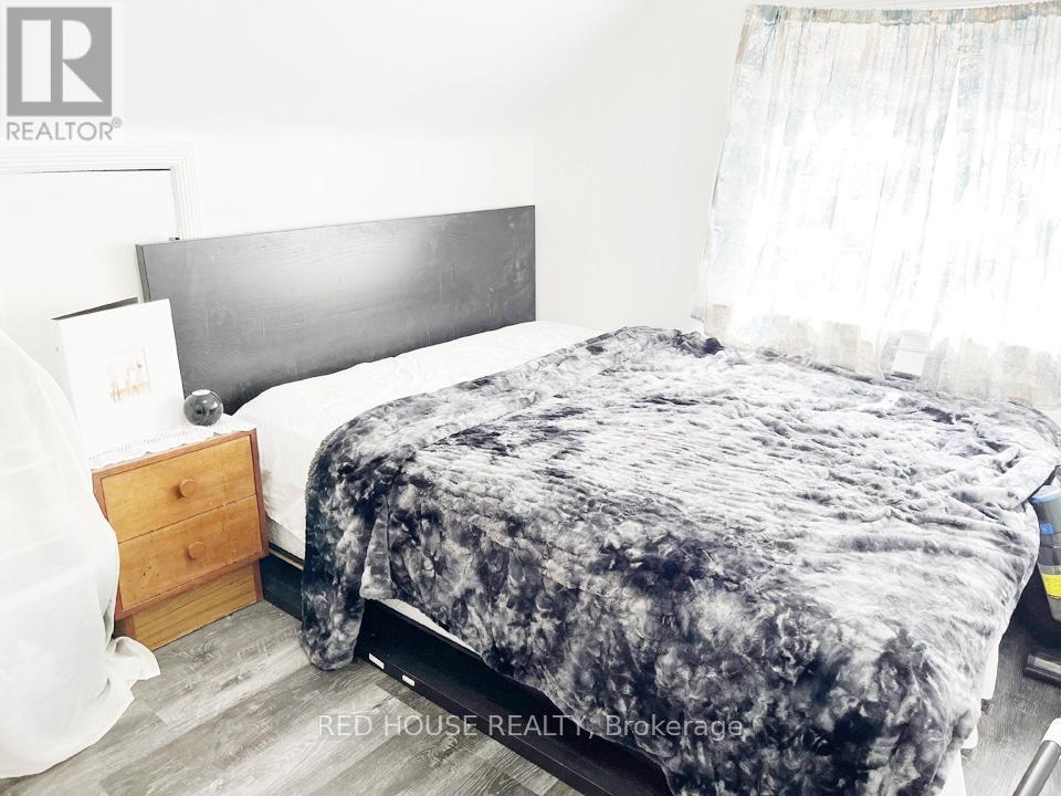 40 North Woodrow Boulevard, Toronto, ON - Indoor Photo Showing Bedroom