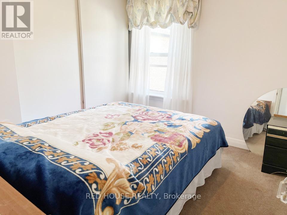 40 North Woodrow Boulevard, Toronto, ON - Indoor Photo Showing Bedroom