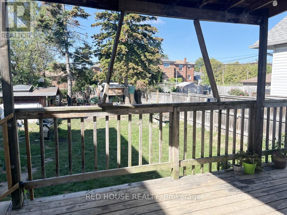 40 North Woodrow Boulevard, Toronto, ON - Outdoor With Deck Patio Veranda