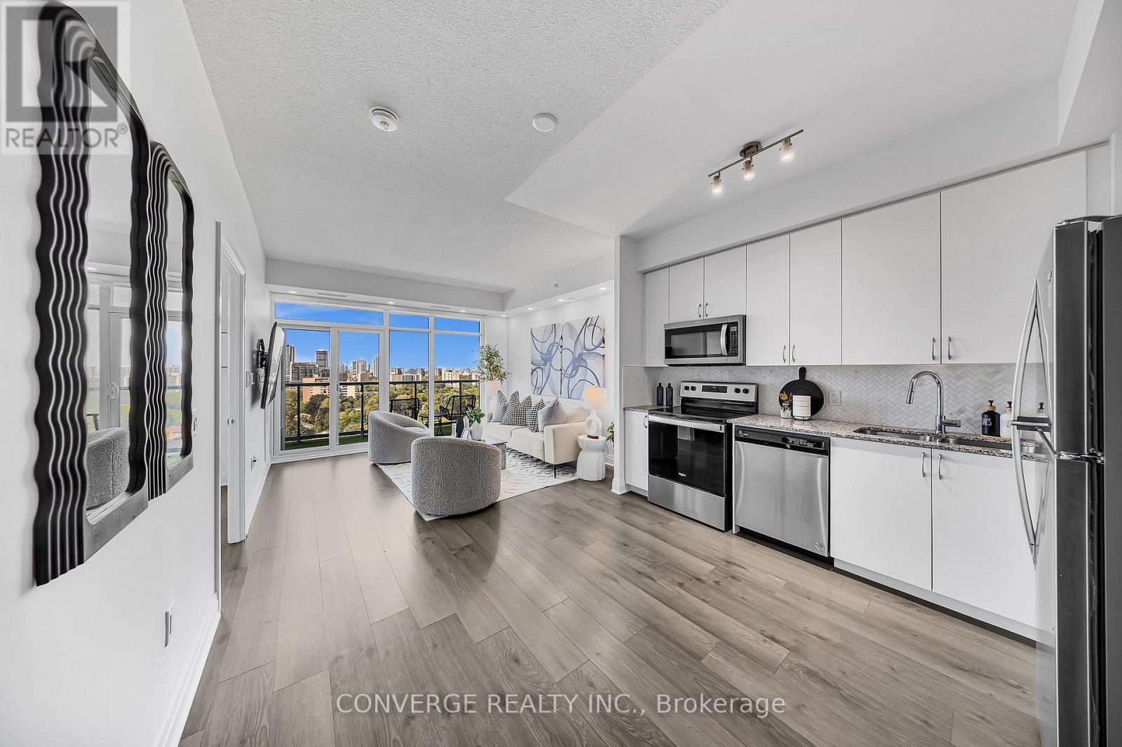 1310 - 3220 Sheppard Avenue E, Toronto, ON - Indoor Photo Showing Kitchen