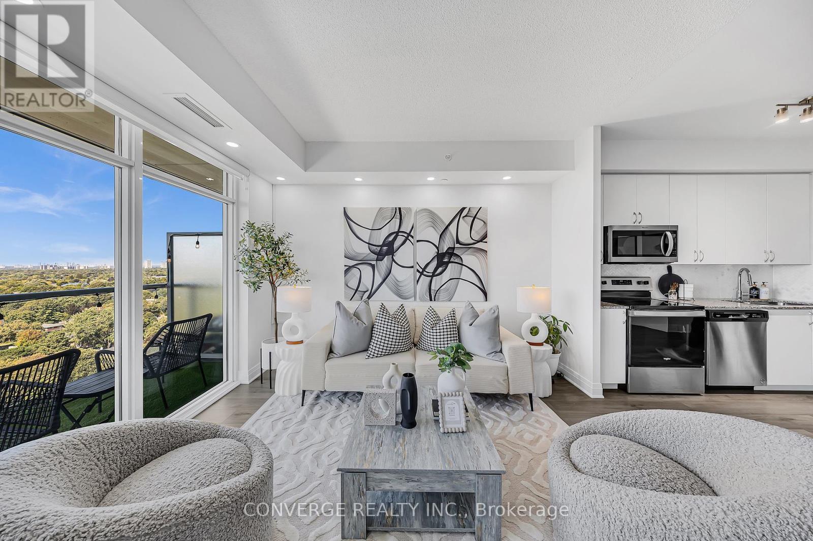 1310 - 3220 Sheppard Avenue E, Toronto, ON - Indoor