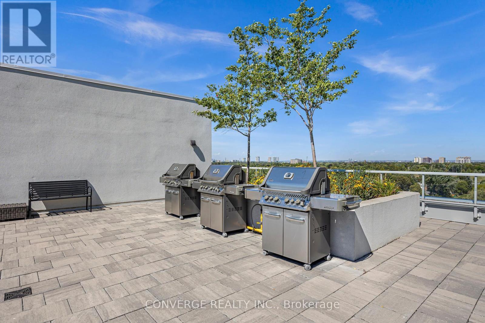 1310 - 3220 Sheppard Avenue E, Toronto, ON - Outdoor