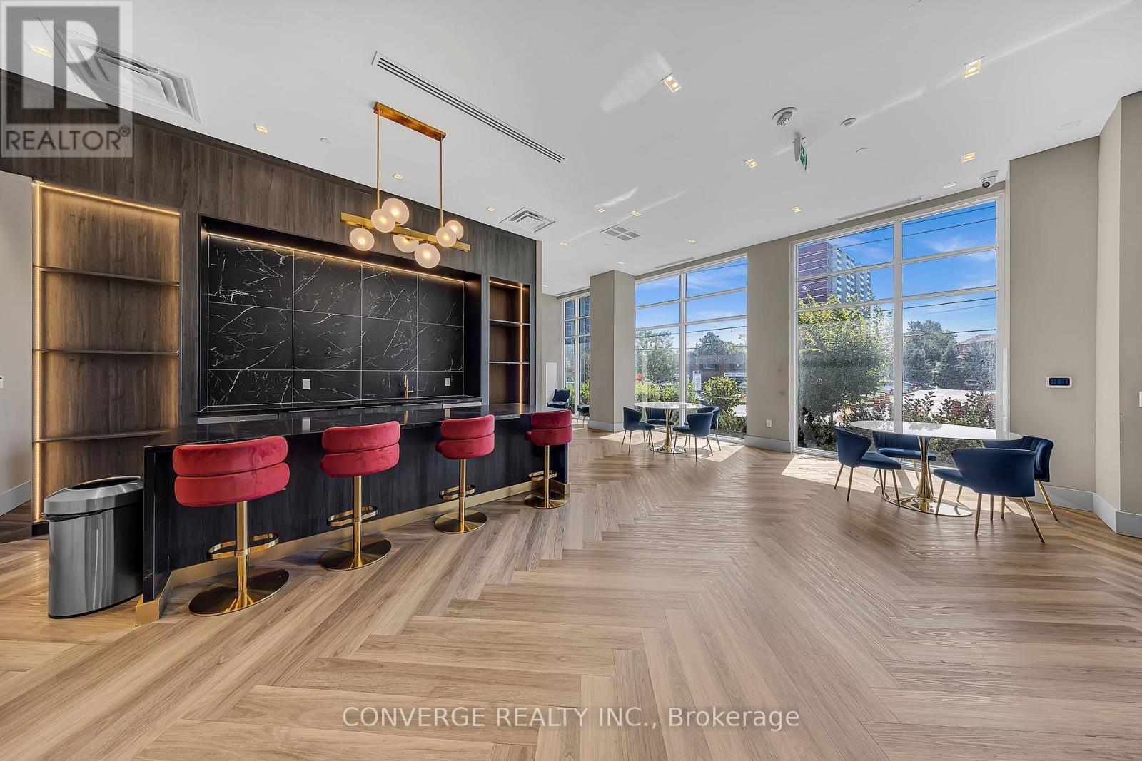 1310 - 3220 Sheppard Avenue E, Toronto, ON - Indoor