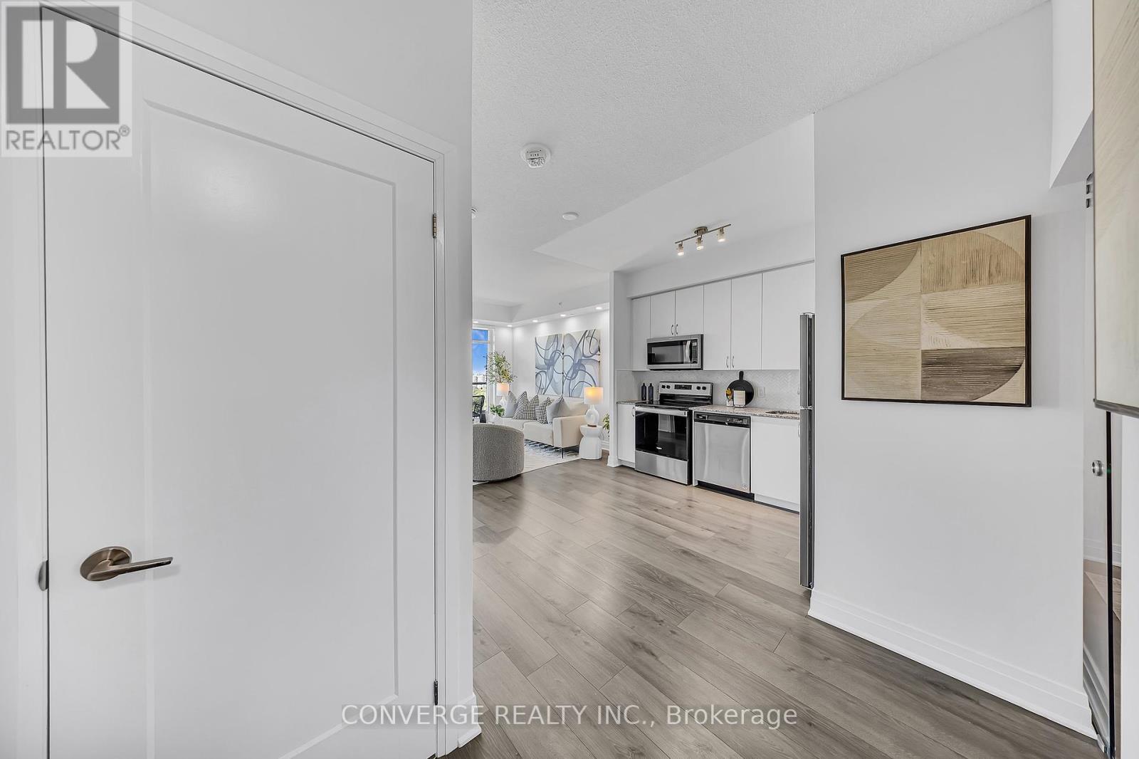 1310 - 3220 Sheppard Avenue E, Toronto, ON - Indoor