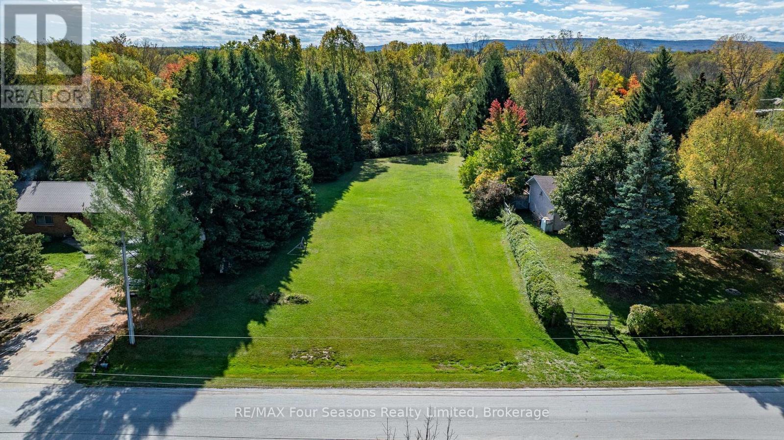 5 Caddo Drive, Clearview, ON