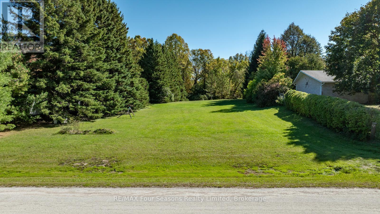 5 Caddo Drive, Clearview, ON