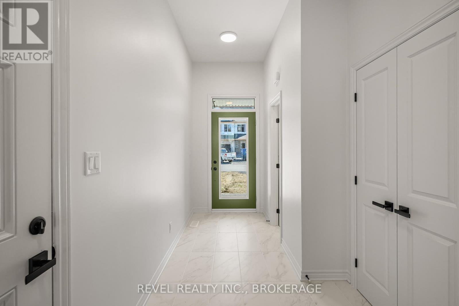 332 Dockside Drive, Kingston (Kingston East (Incl Barret Crt)), ON - Indoor Photo Showing Other Room