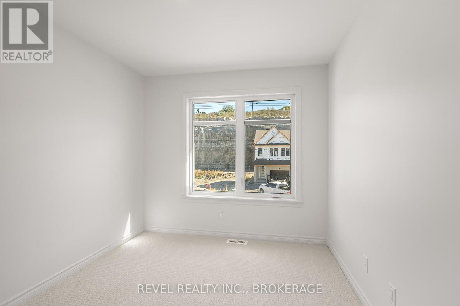 332 Dockside Drive, Kingston (Kingston East (Incl Barret Crt)), ON - Indoor Photo Showing Other Room