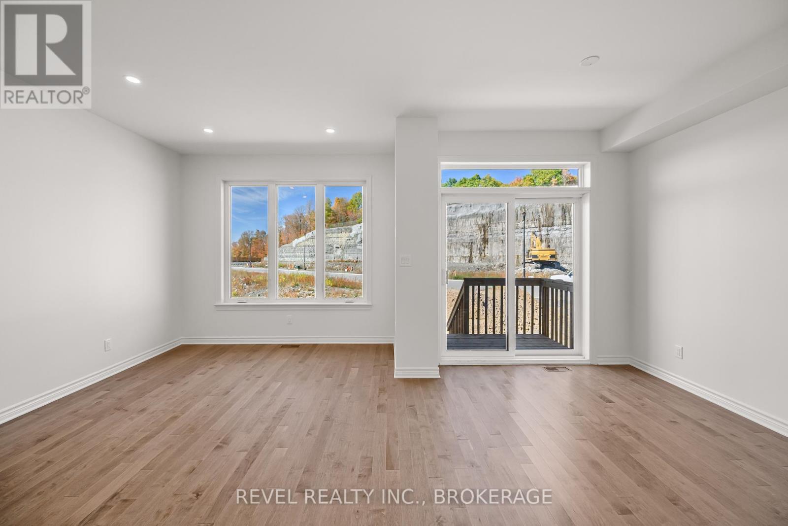 332 Dockside Drive, Kingston (Kingston East (Incl Barret Crt)), ON - Indoor Photo Showing Other Room