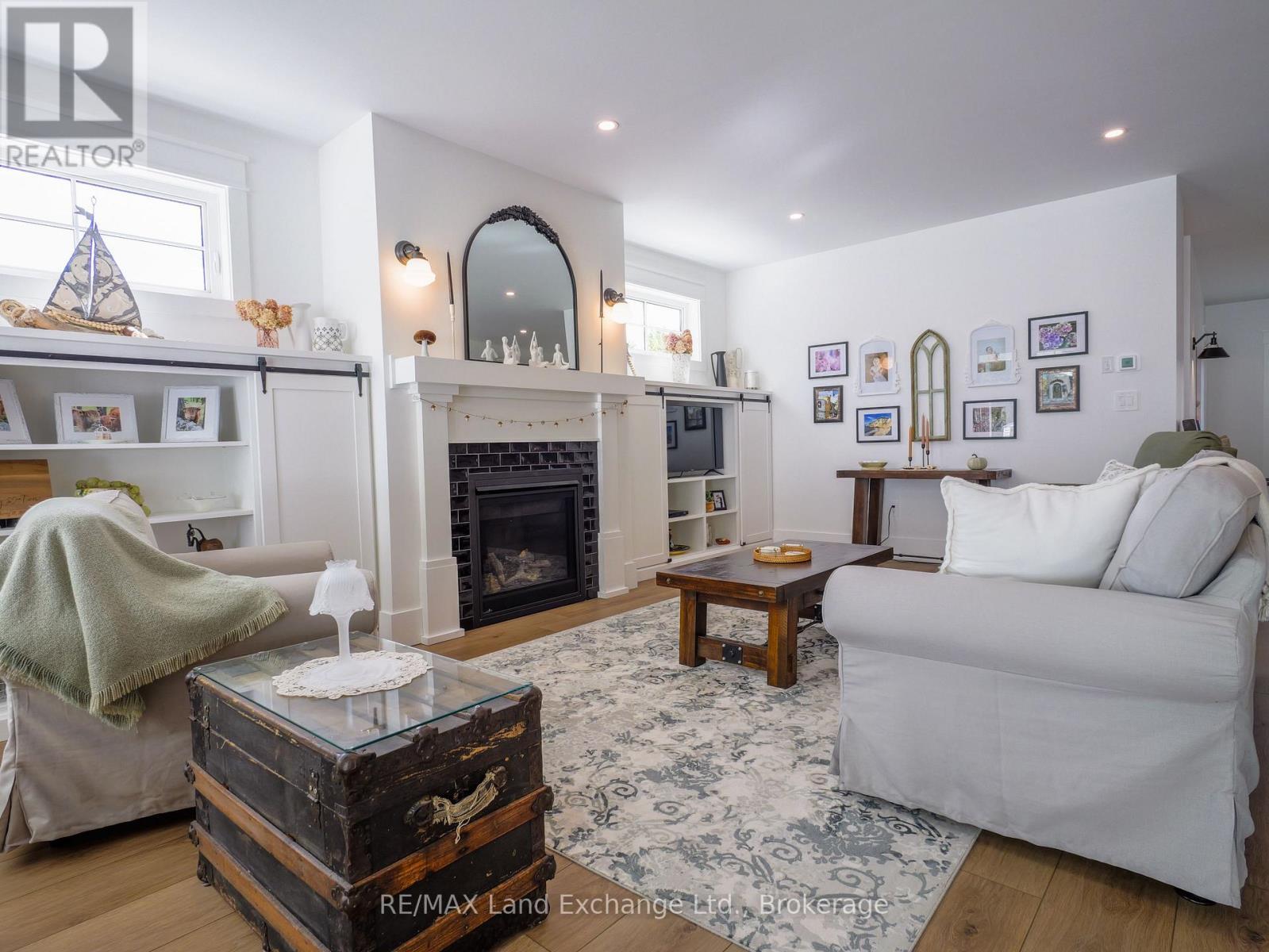 15 Lakeforest Drive, Saugeen Shores, ON - Indoor Photo Showing Living Room With Fireplace