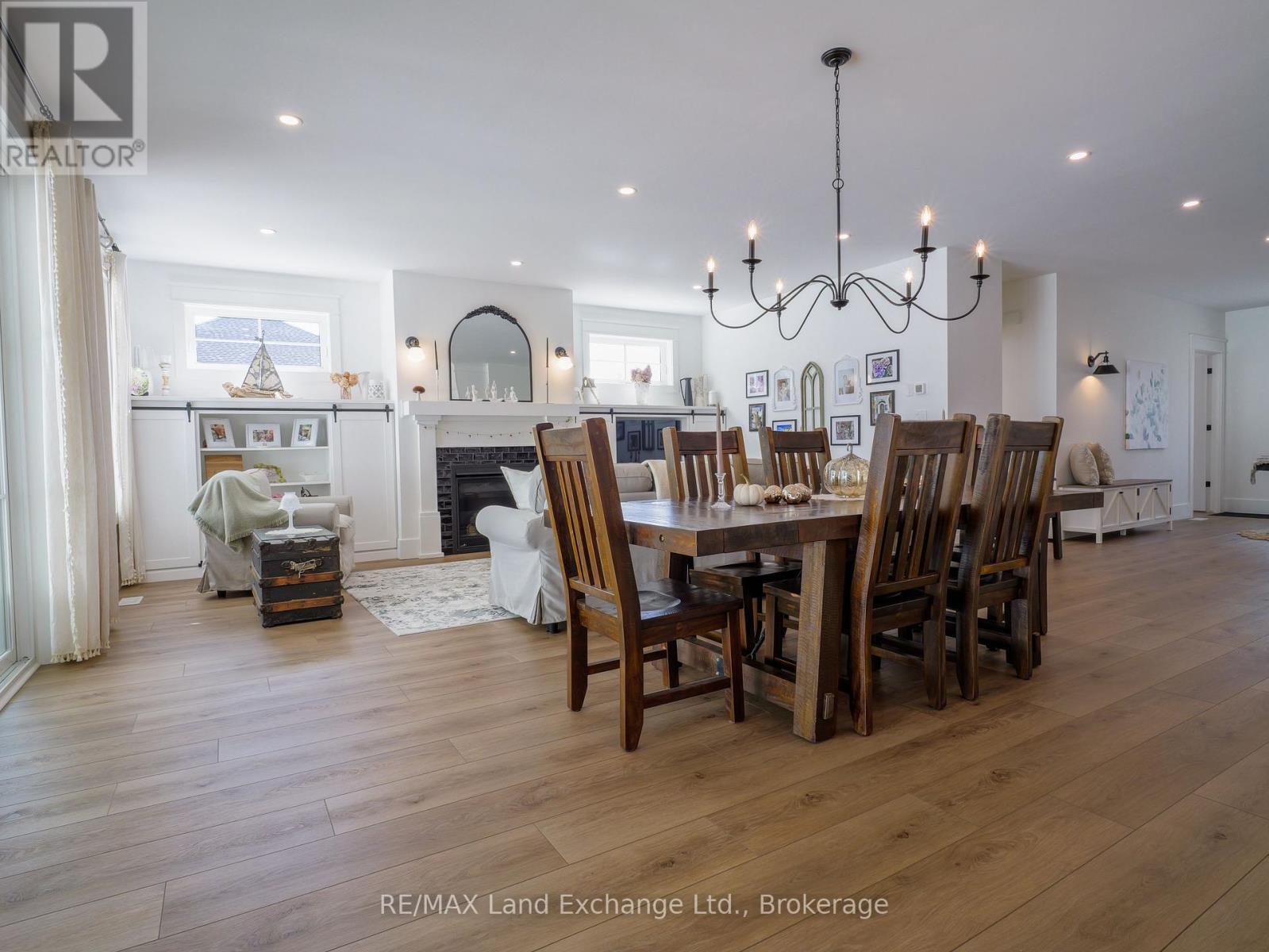 15 Lakeforest Drive, Saugeen Shores, ON - Indoor Photo Showing Dining Room