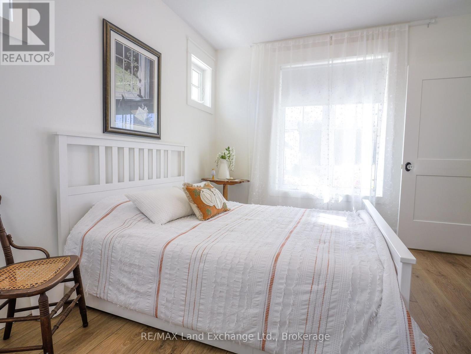 15 Lakeforest Drive, Saugeen Shores, ON - Indoor Photo Showing Bedroom