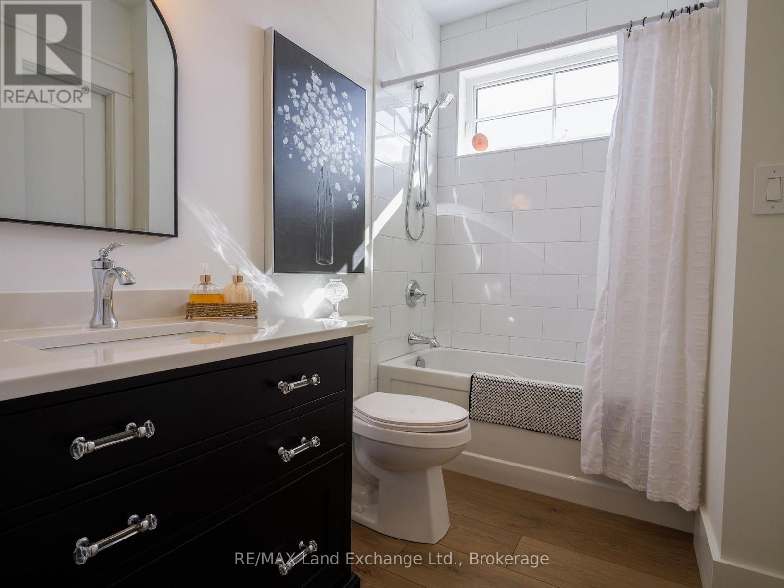 4Pc Guest Bathroom - 15 Lakeforest Drive, Saugeen Shores, ON - Indoor Photo Showing Bathroom