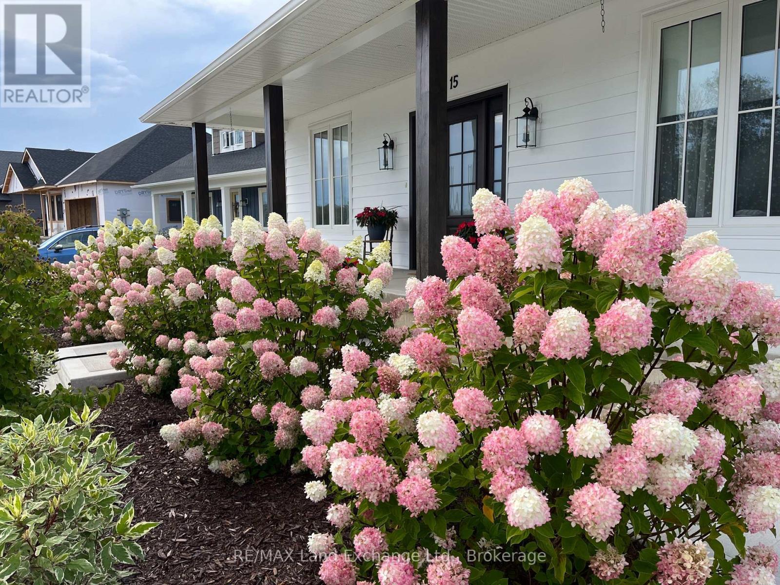 Stunning Summer Blooms - 15 Lakeforest Drive, Saugeen Shores, ON - Outdoor