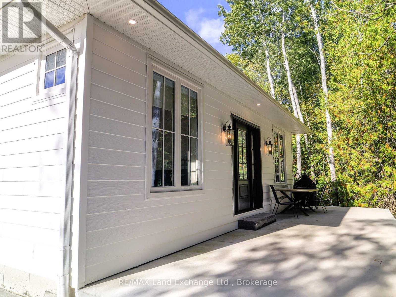 Apartment Entrance - 15 Lakeforest Drive, Saugeen Shores, ON - Outdoor With Exterior